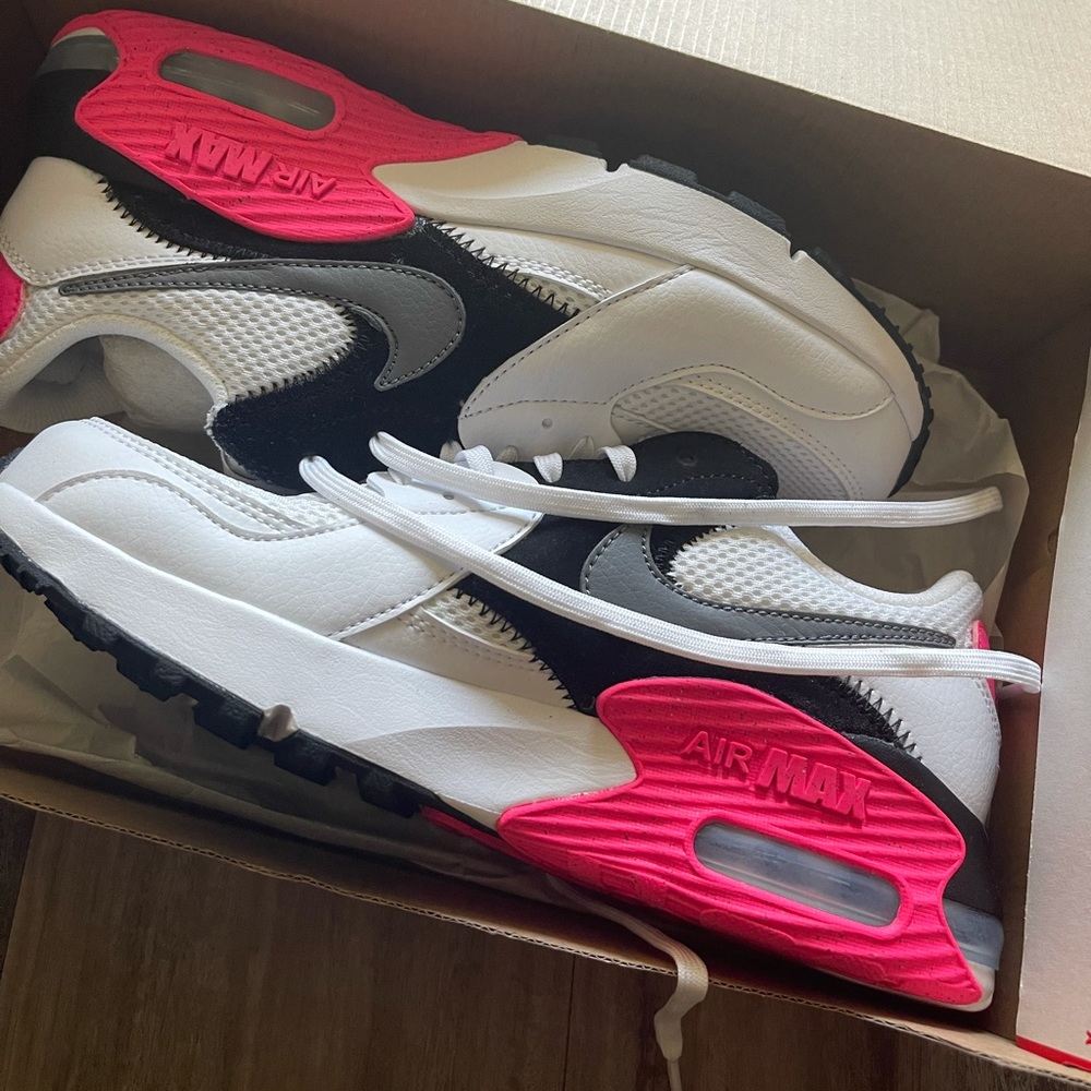 Nike AirMax never worn